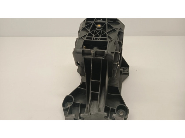 Механизм переключения передач (кулиса) (в салоне)