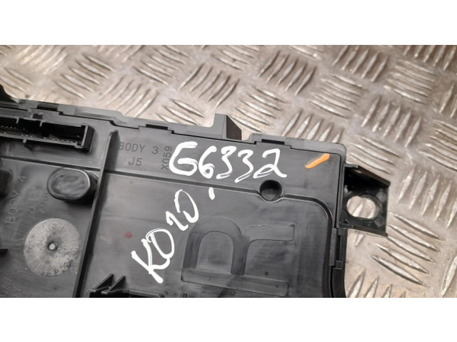 Блок предохранителей 165765030B Tesla Model Y