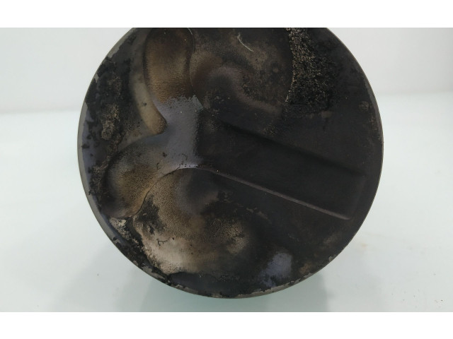 Píst    Nissan Terrano    TD27T 