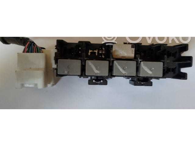 Блок предохранителей    Subaru Forester SJ    