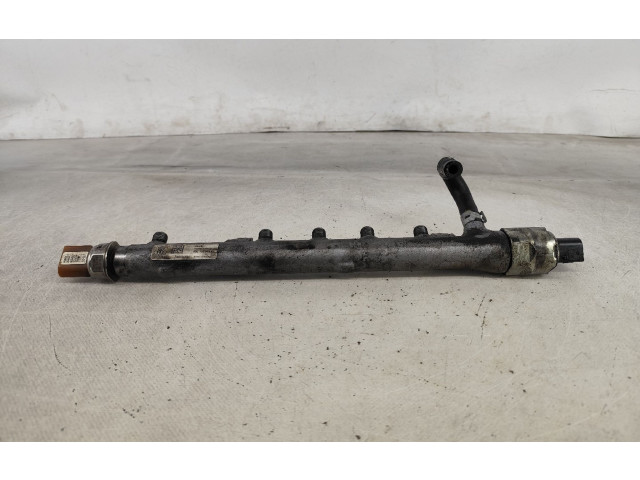 Топливная рампа 03L130089R   Audi A1  