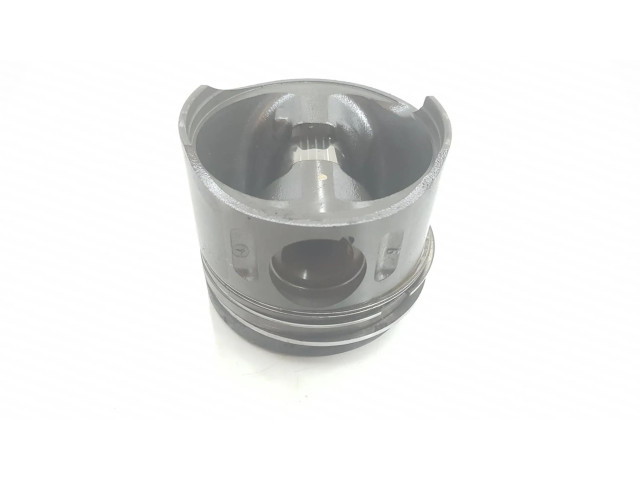 Píst A6460300517, 1141CB Mercedes-Benz C W204 pro naftový motor 2.1