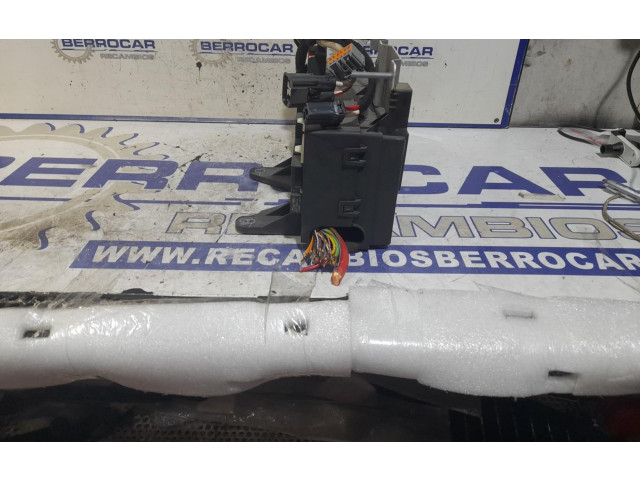 Блок предохранителей GX7314C445AB Jaguar XK - XKR