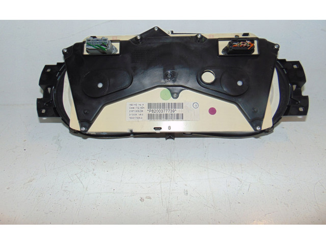 Панель приборов 8200377739   Dacia Logan I       