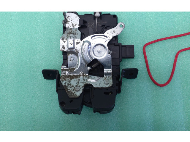 Замок багажника 670039576, 927776104 Maserati Levante 2017 - года