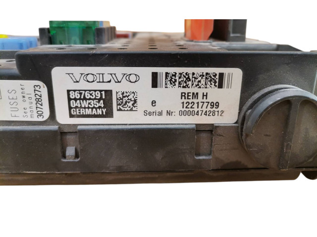 Блок предохранителей 8676391, 12217799 Volvo XC90