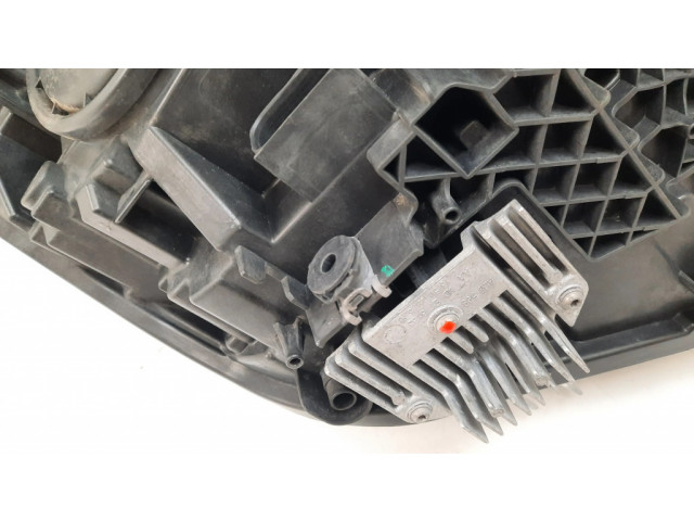 Передняя фара  