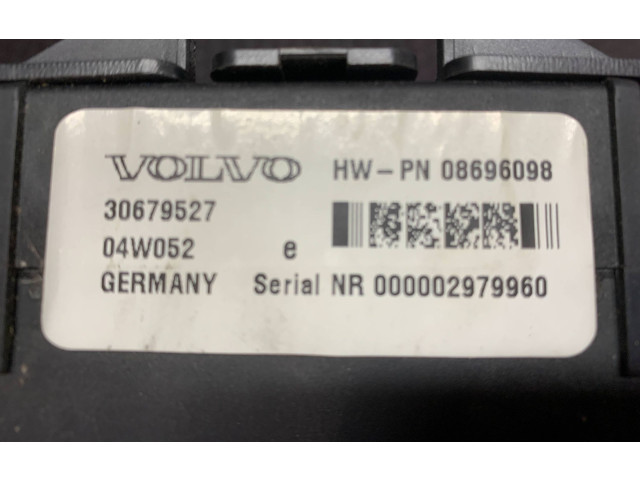 Блок предохранителей 30679527, 08696098   Volvo XC90    