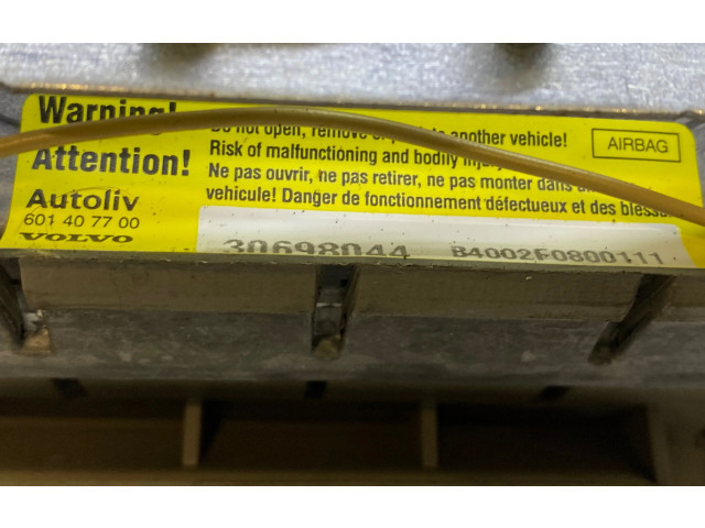 Подушка безопасности водителя 30698044, B4002F0800111   Volvo V70