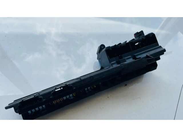 Pojistková skříňka 61146957330 BMW 5 E60 E61 2006