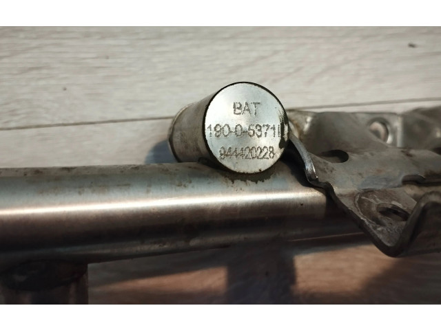 Vstřikovací lišta 7568051, 8C03 Peugeot 3008 I Thp