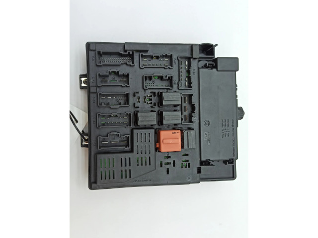 Блок предохранителей 6905228, 6911922   BMW Z4 E85 E86    