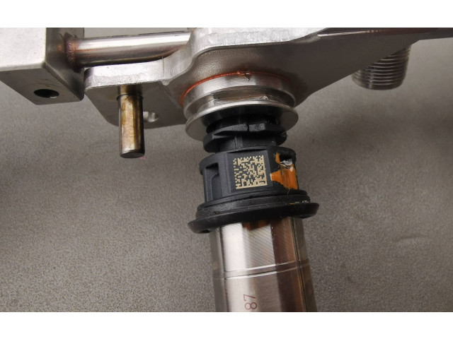 Vstřikovací lišta A2760703995, 1233900779140 Mercedes-Benz ML W166 M276