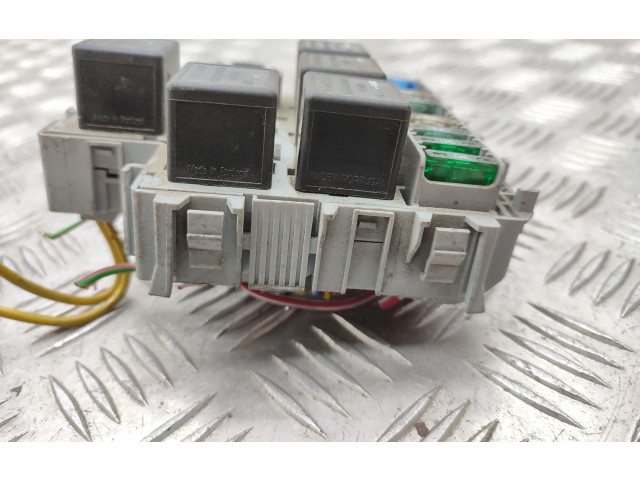 Pojistková skříňka 8690698 Volvo XC70 2007