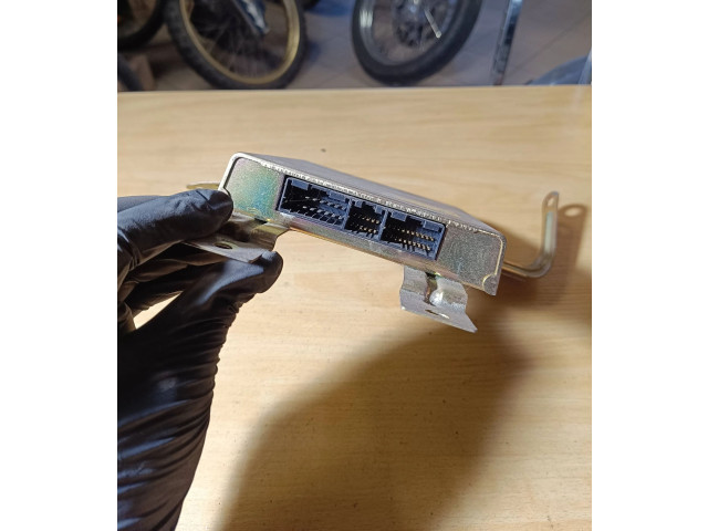 Блок управления двигателя 2260462C01   Nissan NX 100