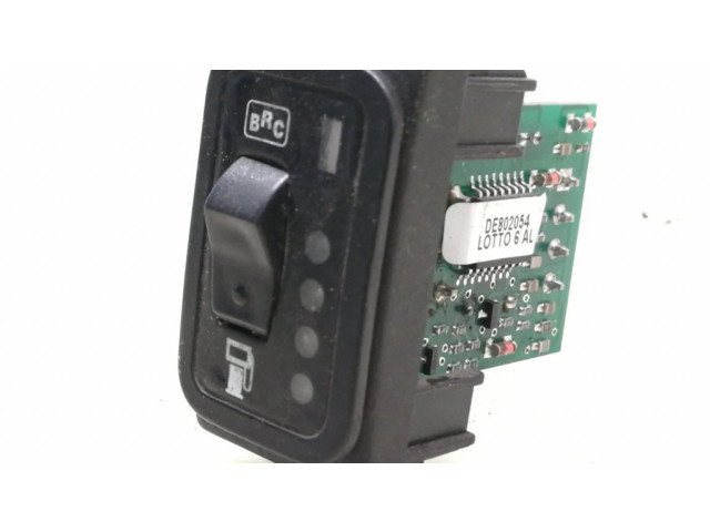 Включатель переключения горючего (газа)