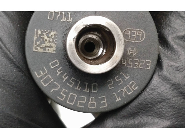 Форсунка 30750283, 0445110251    Volvo XC90  D5244T18 