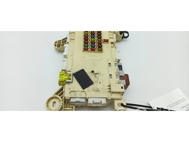 Блок предохранителей 8273050080, 0J220052 Lexus LS 430