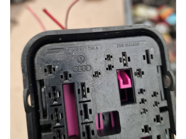 Блок предохранителей  1K0937700A, 1534528   Audi A3 S3 8P    