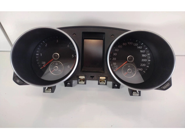 Панель приборов 5K0920871A Volkswagen Golf VI