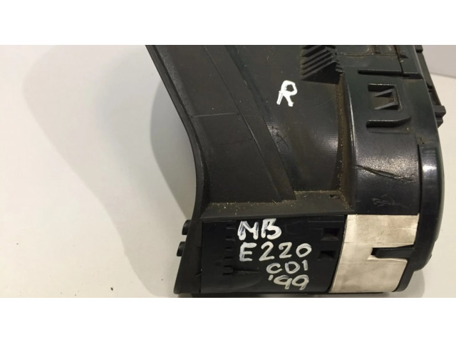 Přístrojová deska Mercedes-Benz E W210 2000 88311265