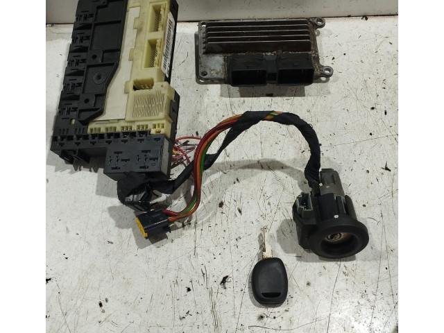 Комплект блоков управления 8200123939, 8200123939   Renault Clio II