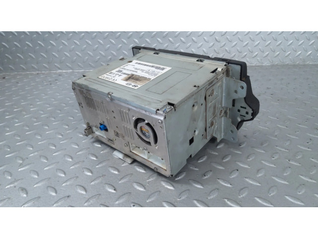 Радио/ проигрыватель CD/DVD / навигация