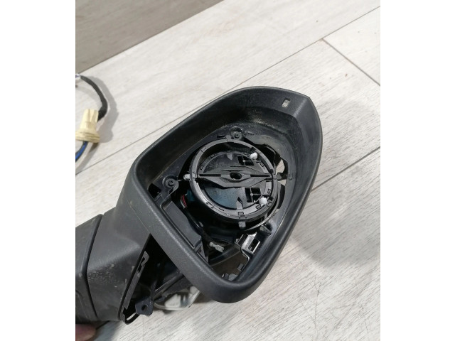 Зеркало электрическое Volkswagen Golf VIII 2019 - года