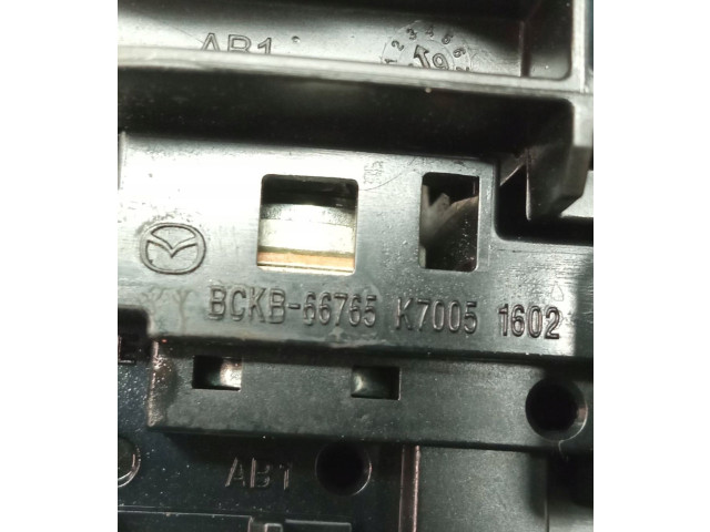 Volant Mazda 3 2019 BCKB66765