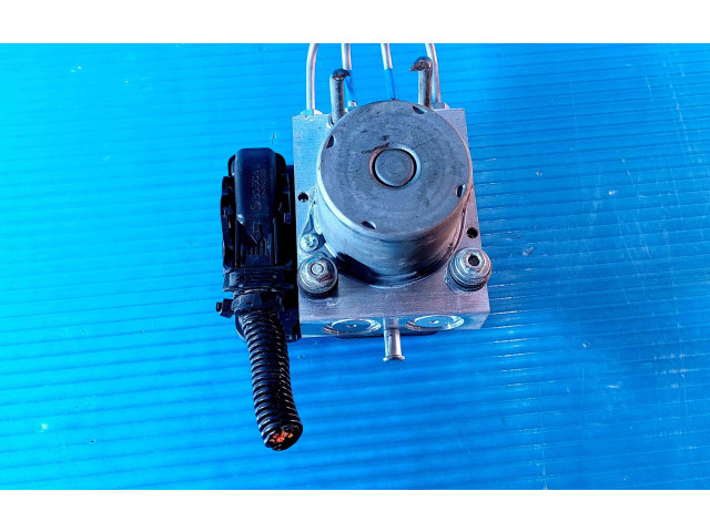 Блок АБС 104474500B, 1044745 Tesla Model 3 2017 - года