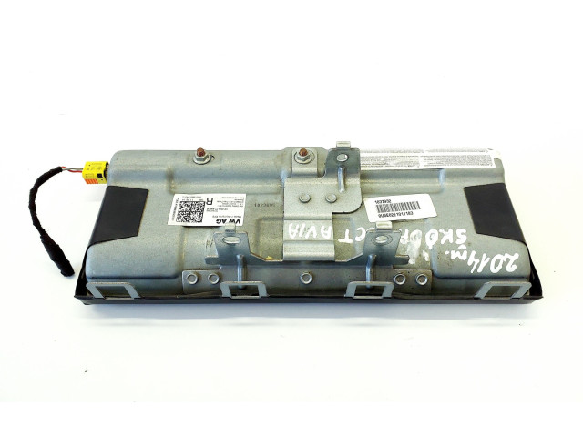 Подушка безопасности для колен 5G2880842C Skoda Octavia Mk3 (5E)