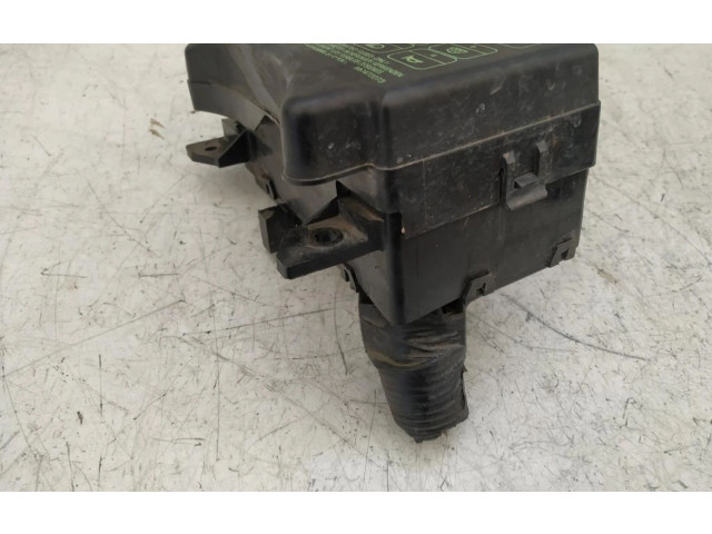 Блок предохранителей Mitsubishi Carisma