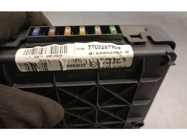 Pojistková skříňka Řídící jednotka BSM 7703297929, S108502300B Renault Megane I 1999