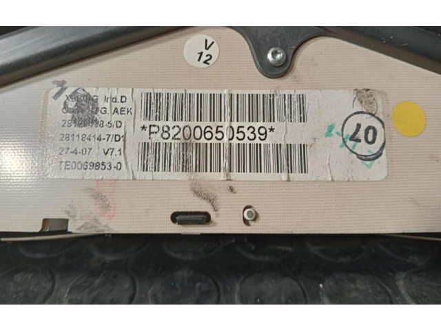 Панель приборов 8200650539 Dacia Logan I