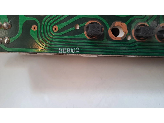 Панель приборов GJ84 Mazda 626