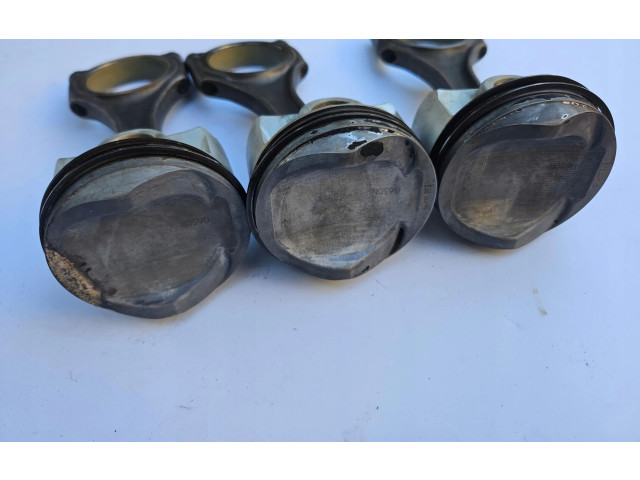  Поршень    Audi A6 C7  