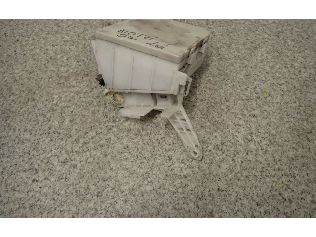 Pojistková skříňka Nissan Note (E11) 2008