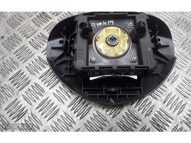 Подушка безопасности водителя 985101029r Dacia Duster