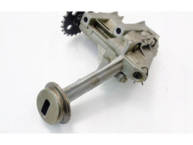 Масляный насос   8200150195  Dacia Logan II 