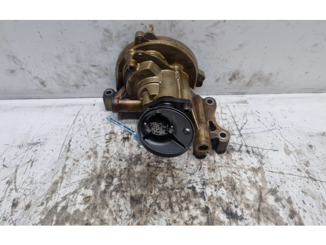 Масляный насос   03F115105D  Skoda Fabia Mk3 (NJ) 