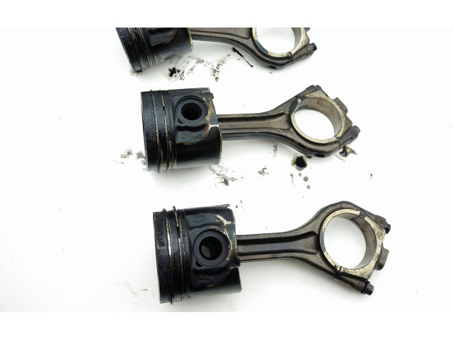  Поршень с шатуном 204DTD   Jaguar XE  