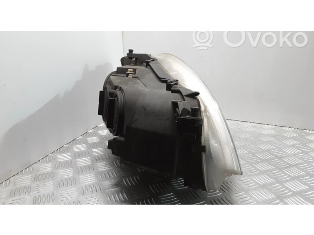 Передняя фара  