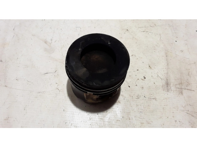 Píst 7805329 BMW 5 GT F07 pro naftový motor 3.0 N57 D30 A