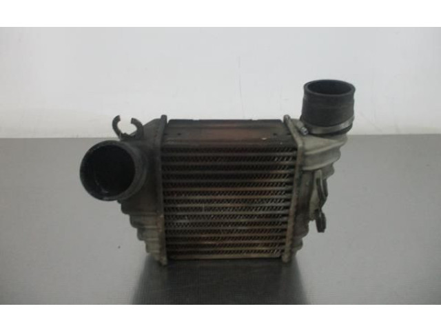 Интеркулер DEFEITO Audi A3 S3 8L