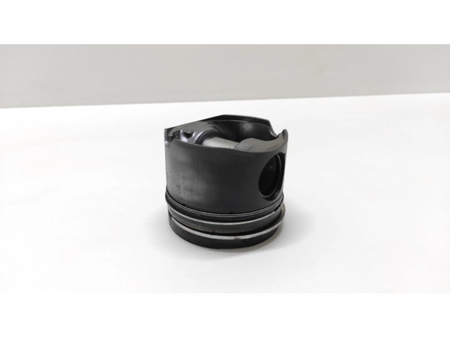 Píst BMW 7 E65 E66 pro naftový motor 4.5 M67n