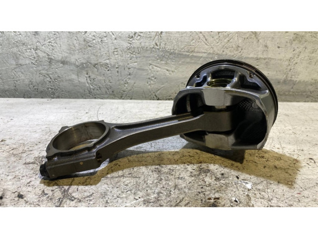 Píst Dodge Challenger pro benzínový motor 6.4