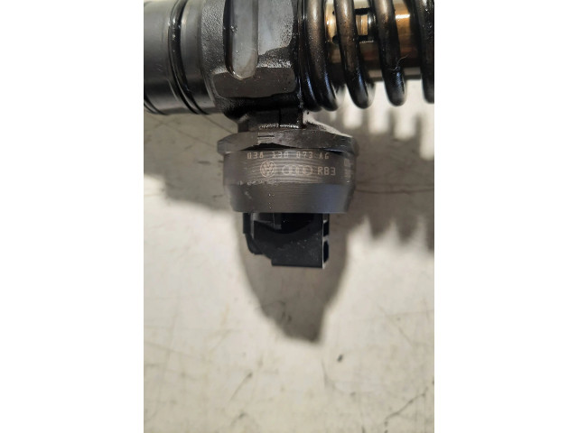 Комплект форсунок 038130073AG    Volkswagen Touran I   