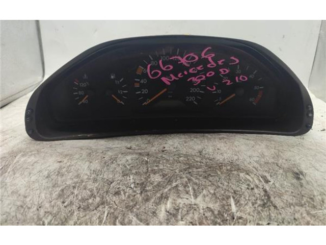 Панель приборов    Mercedes-Benz E AMG W210       