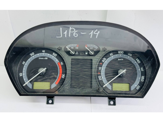 Панель приборов 88311298   Skoda Fabia Mk2 (5J)       