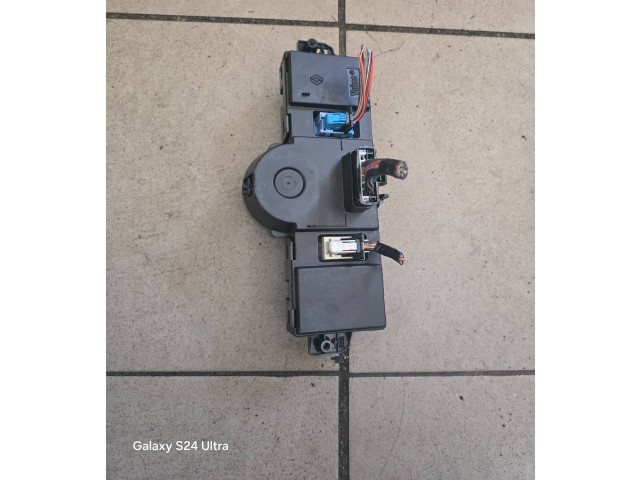 Блок управления климат-контролем 8200296683, 69340020 Renault Clio III